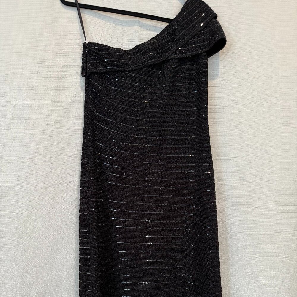 ST. JOHN COUTURE GOWN SIZE 4  NWT